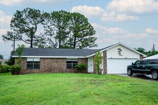 3617 SW Margela St in Port St. Lucie, FL - Building Photo