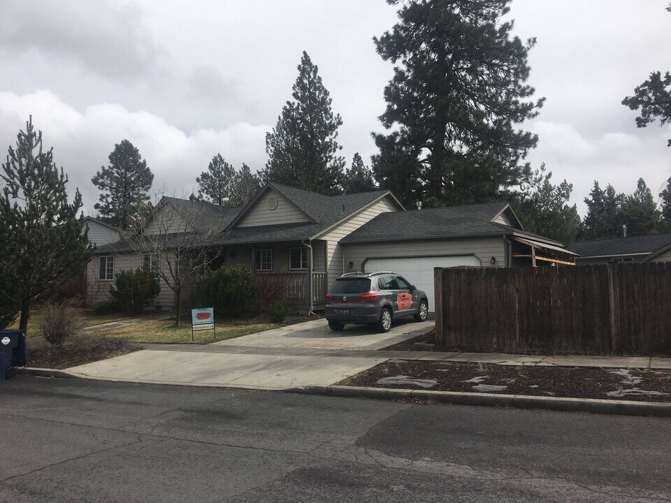 20205 Star Ridge Ct in Bend, OR - Building Photo