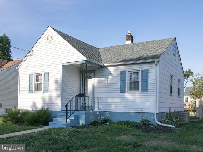 property at 27 Grant Ave