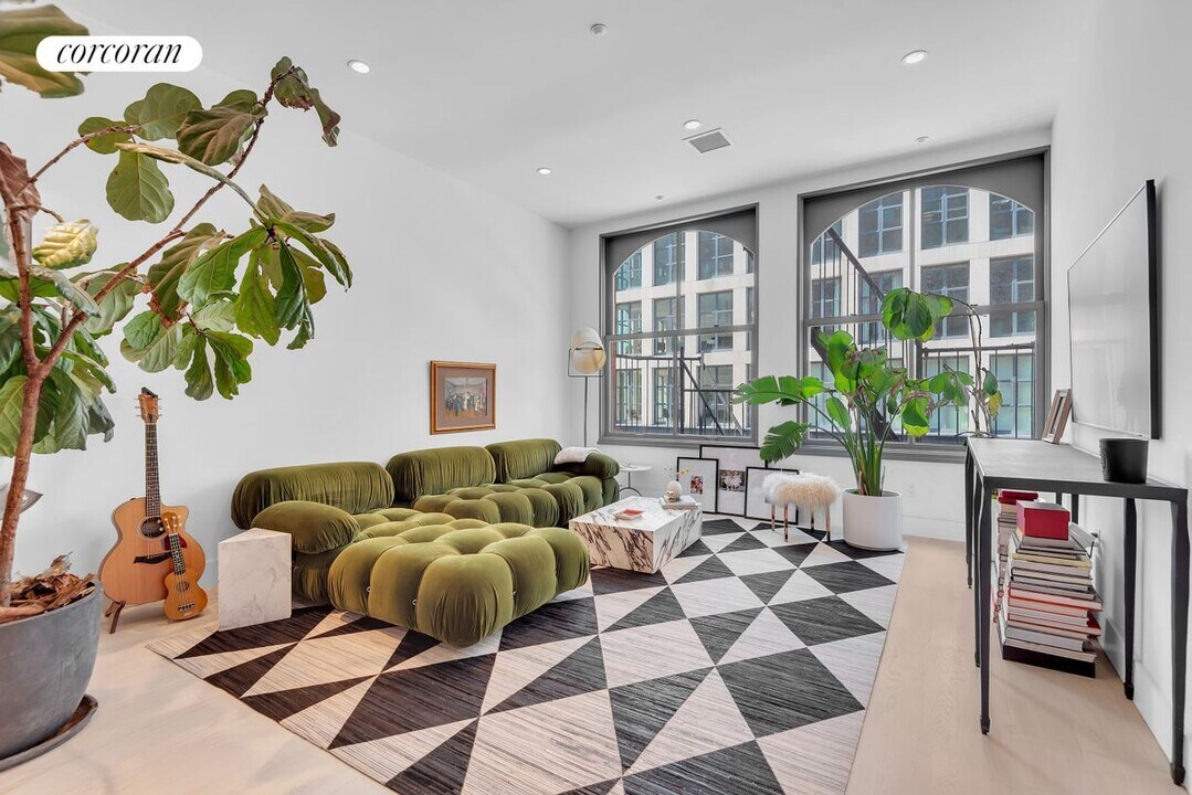 228 W Broadway in New York, NY - Building Photo