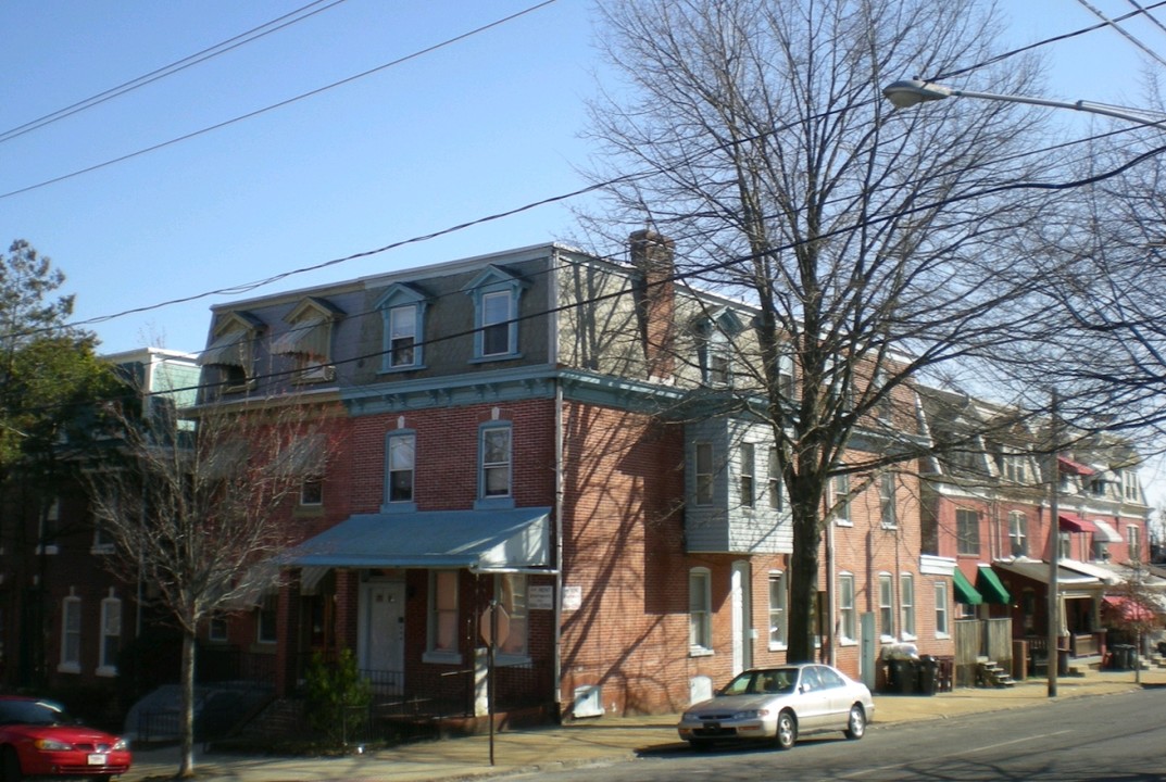 1024 W 8th St in Wilmington, DE - Building Photo