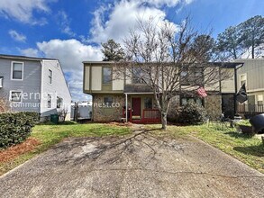 1174 Ridgecrest Ln SE in Smyrna, GA - Building Photo - Building Photo