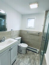 203 N Evergreen Dr in Selden, NY - Foto de edificio - Building Photo