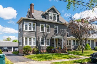 39 Thornton St, Unit 2nd and 3rd Floor in Hamden, CT - Building Photo - Building Photo