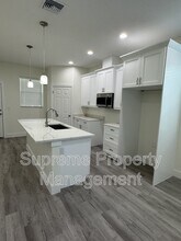 7006 Madison Ave in Tampa, FL - Building Photo - Building Photo