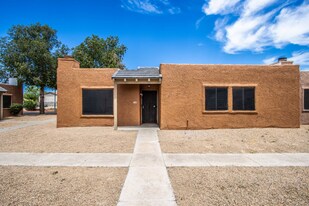15601 N 27th St in Phoenix, AZ - Building Photo