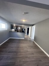 8005 Neville Ave in Cleveland, OH - Building Photo - Building Photo