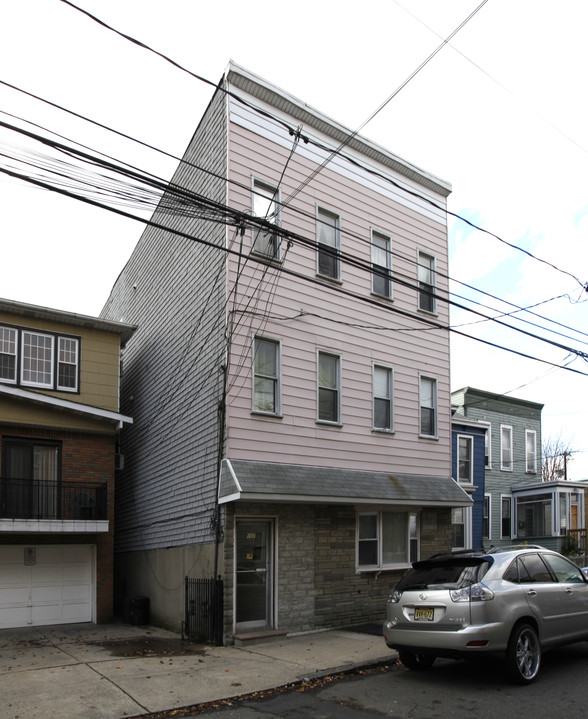 107 Beacon Ave in Jersey City, NJ - Building Photo