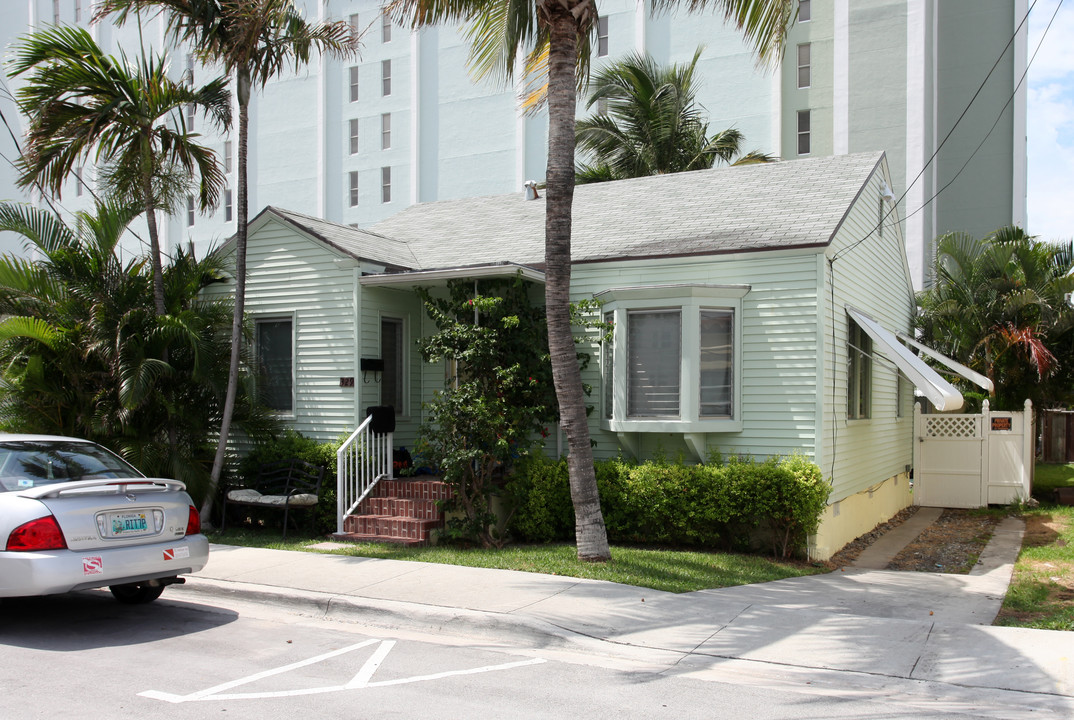 329 Georgia St in Hollywood, FL - Building Photo