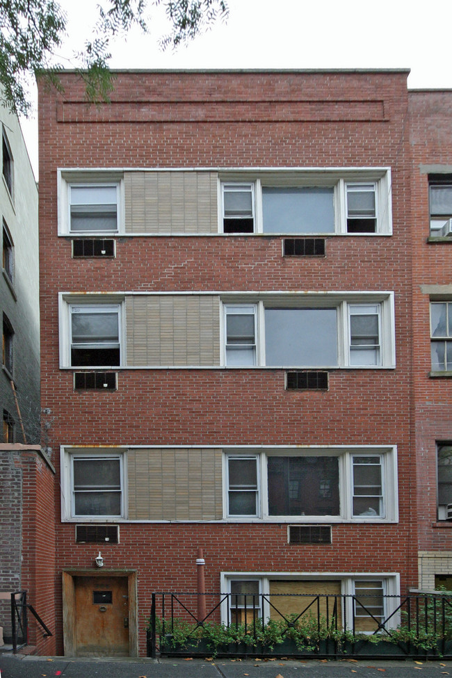 306 W 22nd St in New York, NY - Building Photo - Building Photo