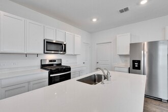 12305 Bulldogger Bnd in Mustang Ridge, TX - Building Photo - Building Photo