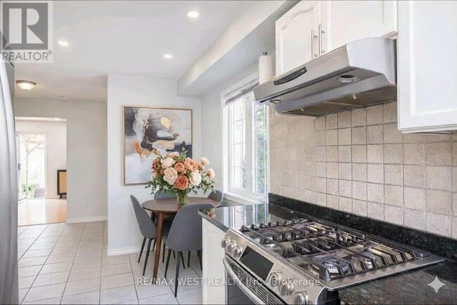 property at 1508 Pinecliff Rd