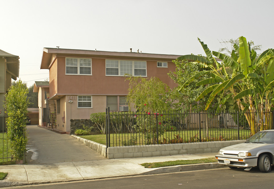 1411 S Van Ness Ave in Los Angeles, CA - Foto de edificio