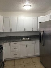 3243 Coral Ridge Dr in Coral Springs, FL - Foto de edificio - Building Photo