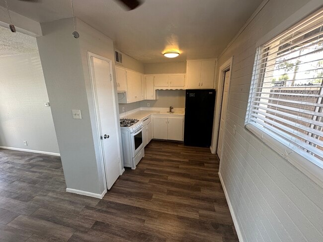 3123 W Almeria Rd, Unit 4 in Phoenix, AZ - Foto de edificio - Building Photo