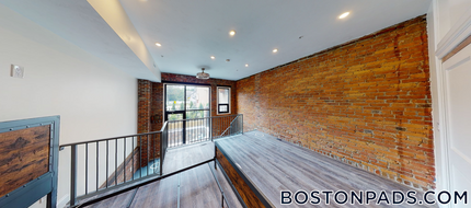 1028 Commonwealth Ave in Boston, MA - Building Photo - Building Photo