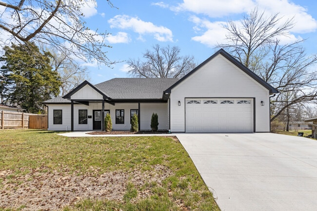 property at 1020 Crestland Ave