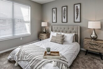 The Landings Apartments in Bellevue, NE - Building Photo - Building Photo