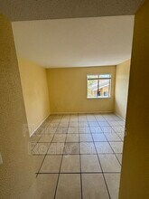 2905 Winkler Ave in Ft. Myers, FL - Building Photo - Building Photo