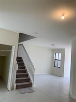 11089 W 34th Ct in Hialeah, FL - Building Photo