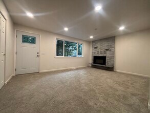 4435 Fir Dr NE in Bremerton, WA - Building Photo - Building Photo