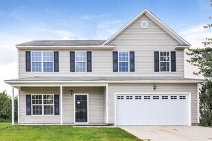 1240 Braemar Highland Dr in Zebulon, NC - Building Photo