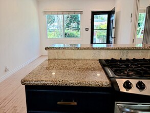 1801 Dorchester Avenue, Unit B in Santa Monica, CA - Building Photo - Building Photo