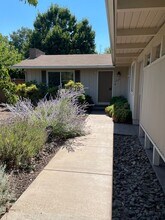 1224 Siskiyou Blvd in Medford, OR - Foto de edificio - Building Photo