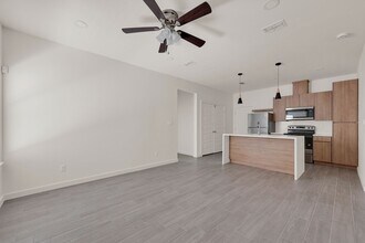1502 W Platinum Dr in Pharr, TX - Building Photo - Building Photo