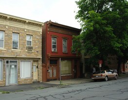 371 4th St in Troy, NY - Building Photo