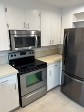 19614 80th Ave W in Edmonds, WA - Building Photo - Building Photo