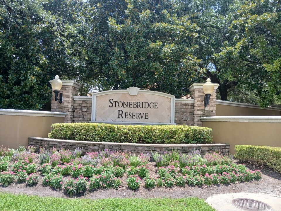 3368 Robert Trent Jones Dr, Unit 206 in Orlando, FL - Building Photo