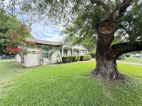 2621 Trinity St in Irving, TX - Building Photo - Building Photo