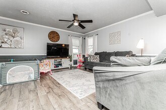 124 Commanche Ct in Junction City, KS - Building Photo - Building Photo