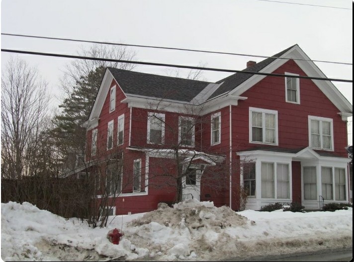 50 Elm Hill St in Springfield, VT - Building Photo