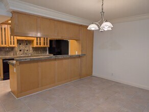 1952 Pomar Way in Walnut Creek, CA - Foto de edificio - Building Photo