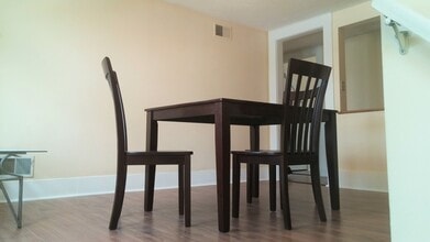 131 Dell St in Syracuse, NY - Foto de edificio - Building Photo