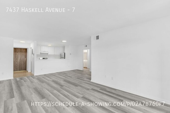 7437 Haskell Ave in Los Angeles, CA - Building Photo - Building Photo