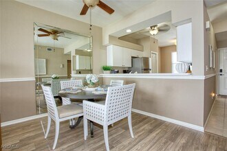 8056 Queen Palm Ln in Ft. Myers, FL - Building Photo - Building Photo