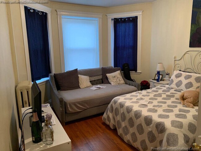 25 Gardner St, Unit 1 in Boston, MA - Building Photo - Building Photo
