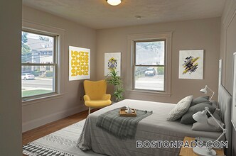 381 Crescent St, Unit 1 in Waltham, MA - Building Photo - Building Photo
