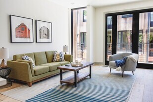 317 NE Burwood Mews in Bentonville, AR - Building Photo