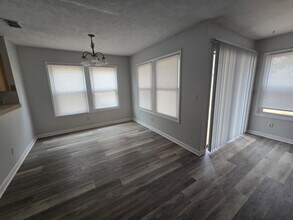 1006 Wood Creek Dr in Fayetteville, NC - Building Photo - Building Photo