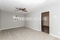 517 Village Ln photo'