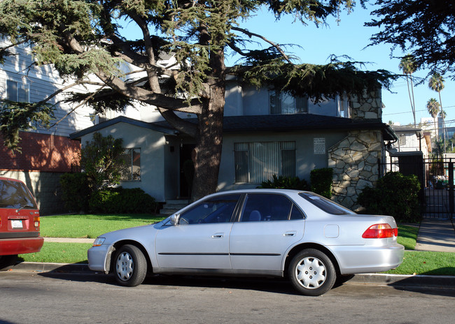 515-519 E 99th St in Inglewood, CA - Foto de edificio - Building Photo