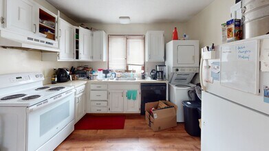 521 Green St, Unit C in Cambridge, MA - Building Photo - Building Photo