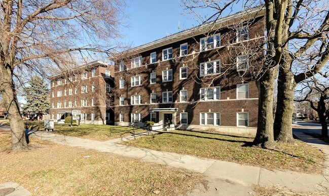 Brooke Hills in Kansas City, MO - Building Photo - Building Photo