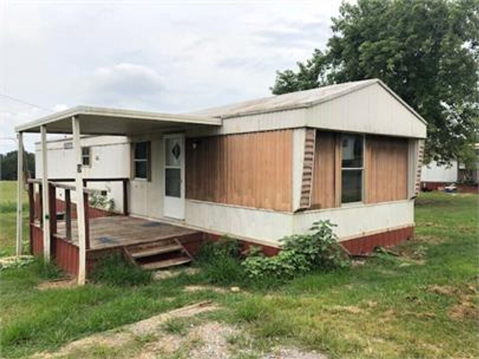 225 Community Dr in Batesville, AR - Building Photo
