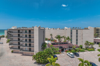 Siesta Breakers Condominiums in Sarasota, FL - Building Photo - Building Photo