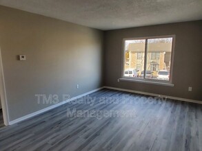 904 S Edgebrook Ln in Olathe, KS - Building Photo - Building Photo